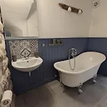 Maison Porte Saint Croix *